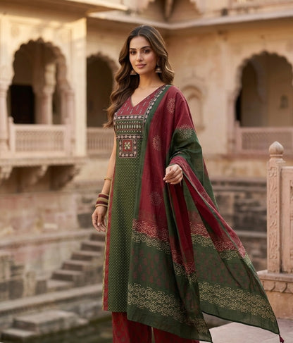 Sleeveless Kutch Dupatta Set