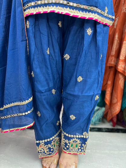 The Sahiba Zari Embroidered Farsi Salwar Set