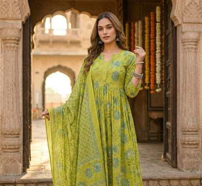 The Ira Vintage Dupatta Set