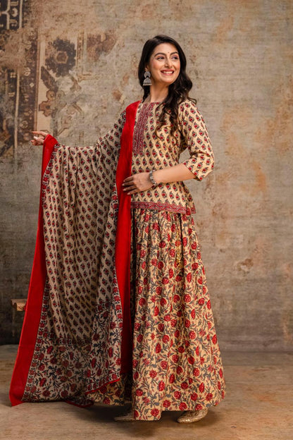 Joy Floral Embroidered Poshak Set