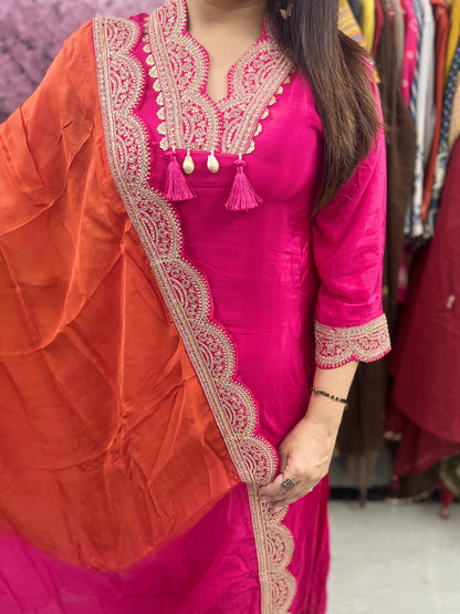 The Khazaana Crepe Kurti Set With Organza Ombre Dupatta