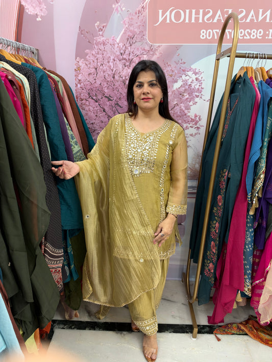The Shehzaadi Farsi Salwar Set with Mirrorwork