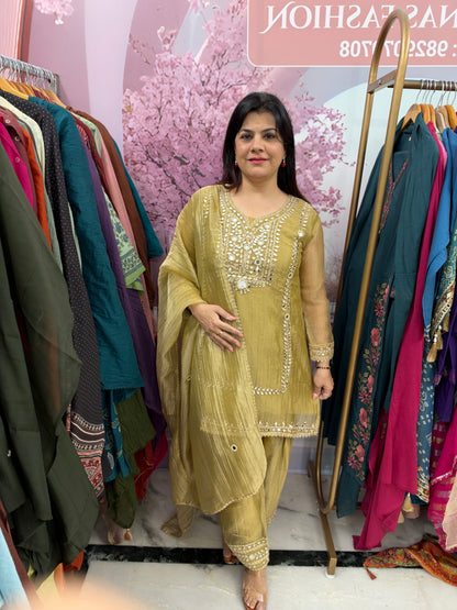 The Shehzaadi Farsi Salwar Set with Mirrorwork