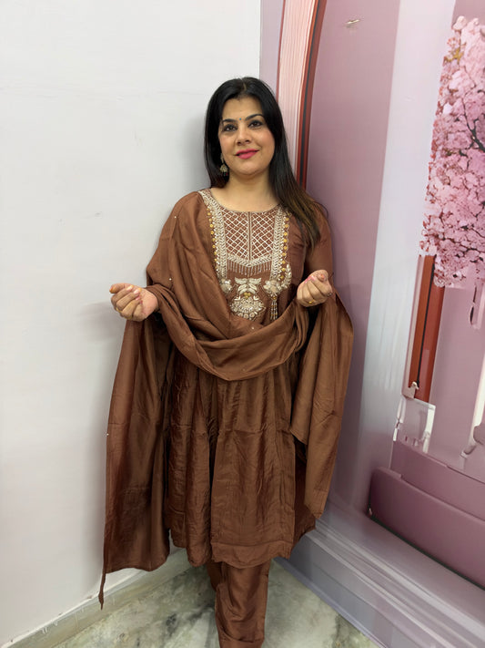 The Taffeta Silk Dupatta Set With Intricate Hand Embroidery