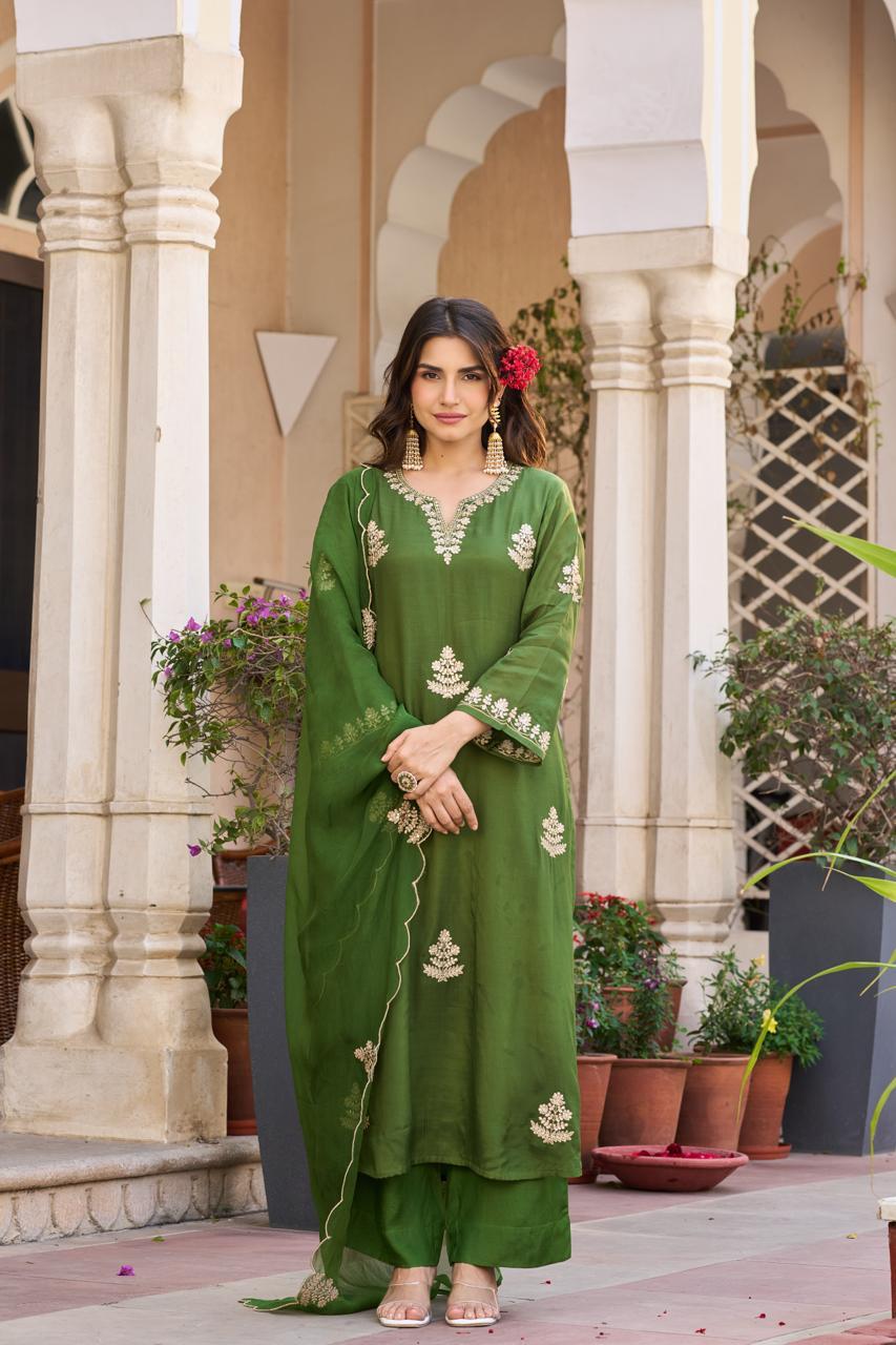 Mulsilk Embroidered Dupatta Set