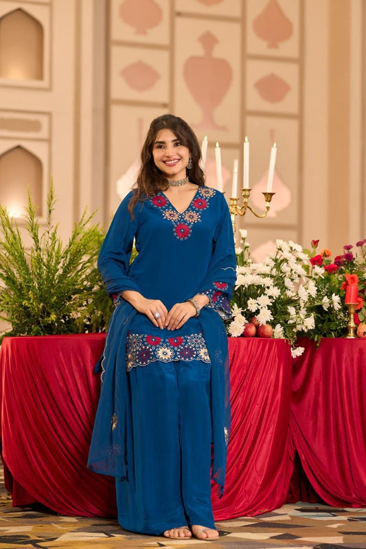 The Chakra Dupatta Set With Short Kurti